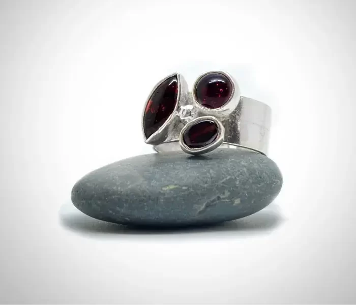 anillo-ajustable-granates-formas-diversas-talla-8