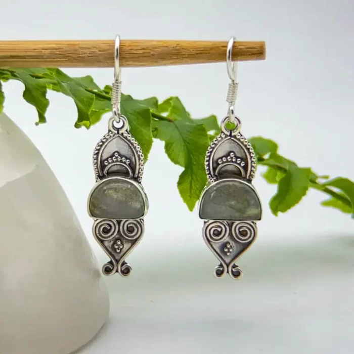 Aretes de labradorita estilo hindú en plata .925, joyería artesanal mexicana